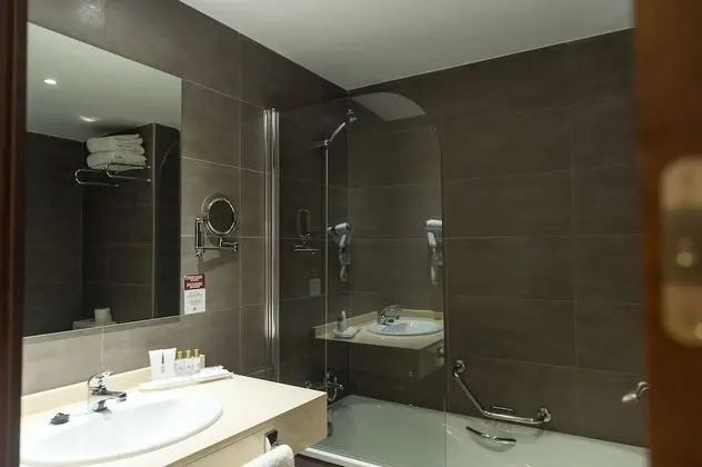 Tek Büyük Yataklı Oda (Interior)