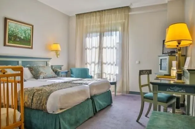 Superior Büyük Yataklı Tek Kişilik Oda