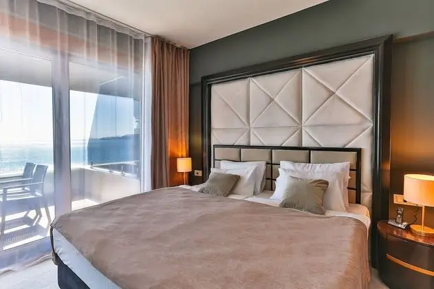 King Suite with Sea View