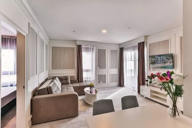 Queen Suite with Sea View