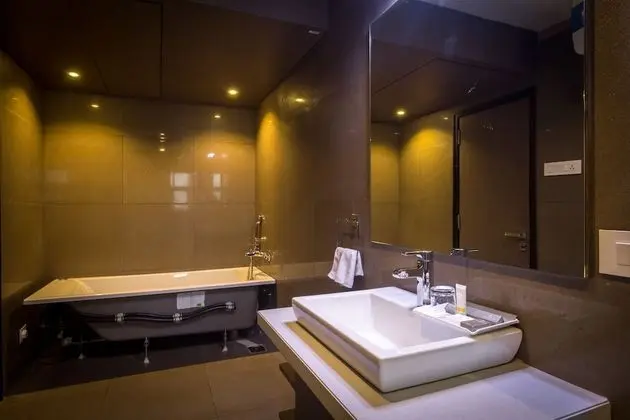 Grand Süit, Küvet, Şehir Manzaralı