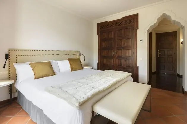 Superior Tek Büyük veya İki Ayrı Yataklı Oda