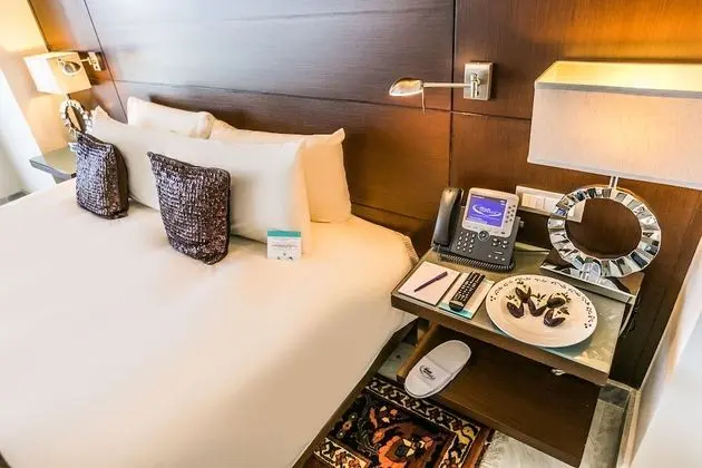 Master Suite King Size Bed Resort View