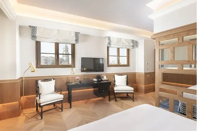 Deluxe Tek Büyük Yataklı Oda, 1 En Büyük (King) Boy Yatak, Şehir Manzaralı, Kule