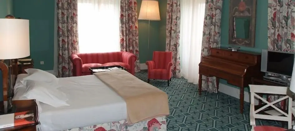 Büyük Yataklı Tek Kişilik Oda