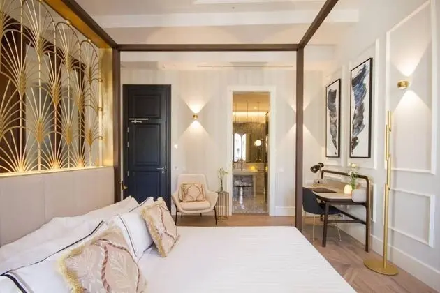 Deluxe Tek Büyük Yataklı Oda