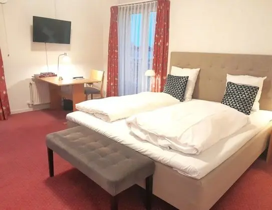 Superior Oda, Sıcak Su Küveti, Ek Bina