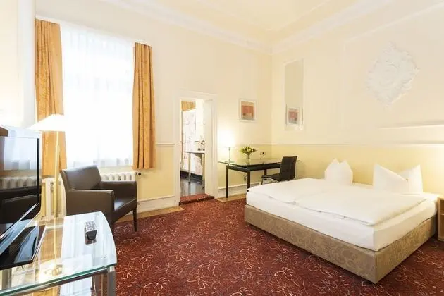 Superior Tek Büyük Yataklı Oda, Küvet, Avlu