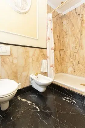 Superior Tek Büyük Yataklı Oda, Küvet, Avlu