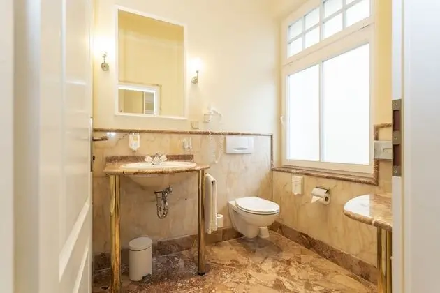 Superior Tek Kişilik Oda, Küvet, Avlu