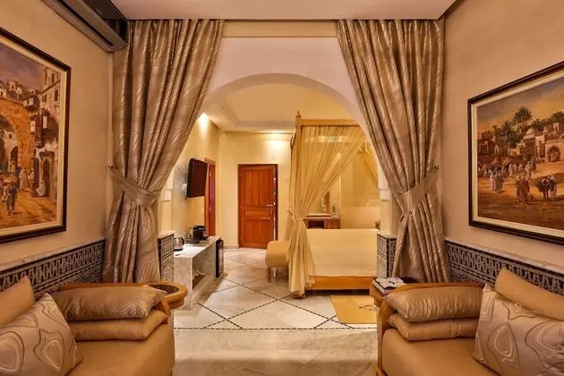 Royal Süit, Havuz Kenarı