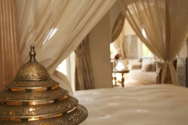 Royal Süit, Havuz Kenarı