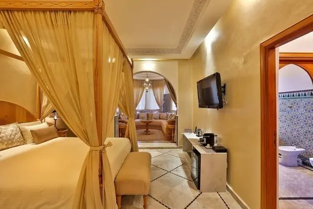 Royal Süit, Havuz Kenarı