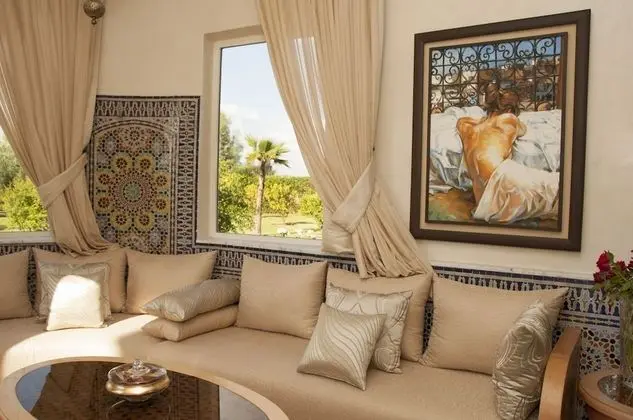 Royal Süit, Havuz Kenarı