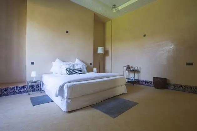 Deluxe Tek Büyük Yataklı Oda, 1 Çift Kişilik Yatak, Sigara İçilmez, Ortak Banyo