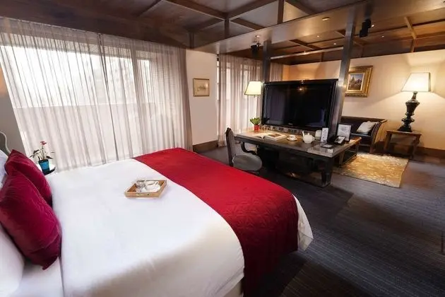 Deluxe Süit, 1 En Büyük (King) Boy Yatak, Business Dinlenme Salonu Kullanımı (no free parking)