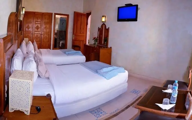 Standard Tek Büyük veya İki Ayrı Yataklı Oda, Özel Banyo