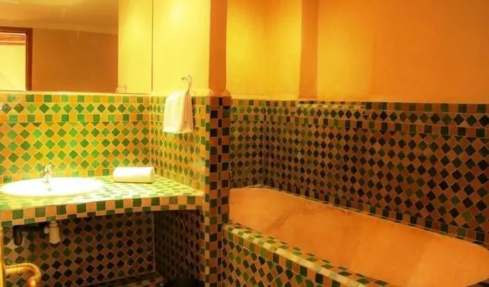 Standard Tek Büyük veya İki Ayrı Yataklı Oda, Özel Banyo