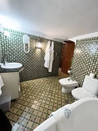 Süit, Banyolu/Duşlu