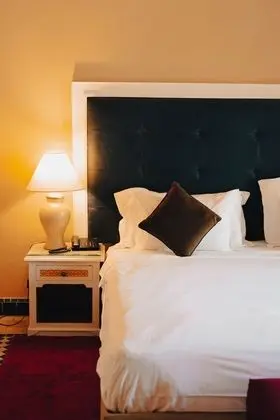 Deluxe Oda, 1 Büyük (Queen) Boy Yatak