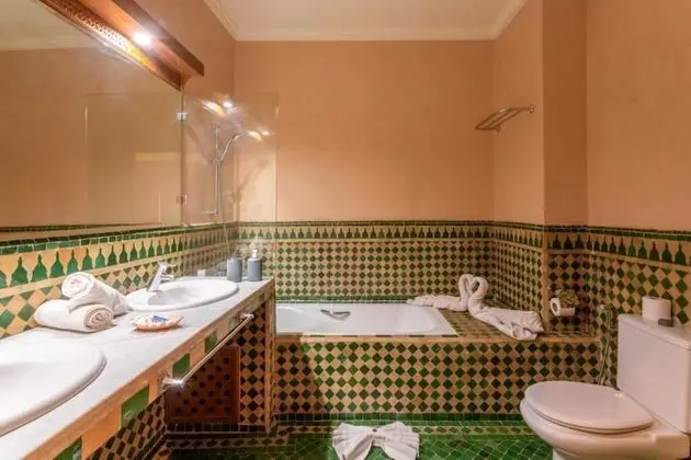 Deluxe Oda, 1 Büyük (Queen) Boy Yatak