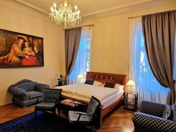 Exclusive Tek Büyük Yataklı Oda
