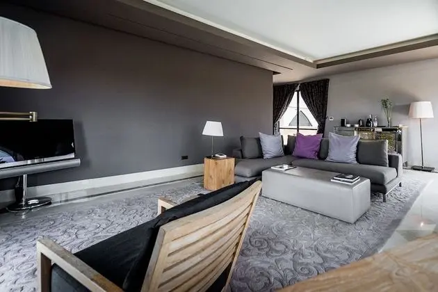 Lounge Suite