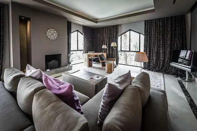 Lounge Suite
