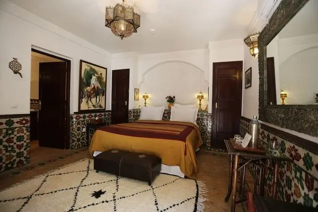 Luxury Tek Büyük veya İki Ayrı Yataklı Oda, Veranda, Avlu (RYAD)