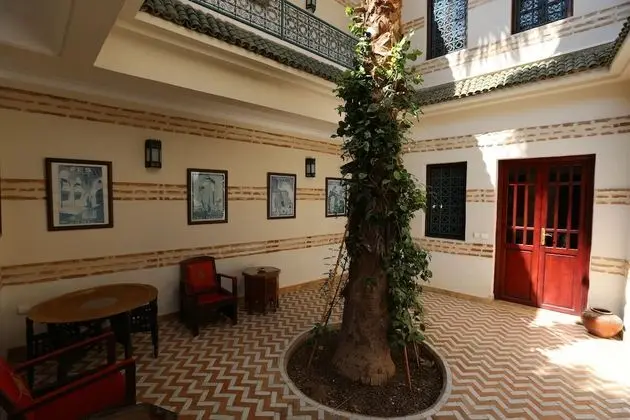 Luxury Tek Büyük veya İki Ayrı Yataklı Oda, Veranda, Avlu (RYAD)