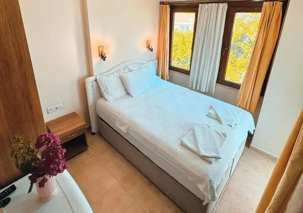 Çift Kişilik, Bahçe Manzaralı
