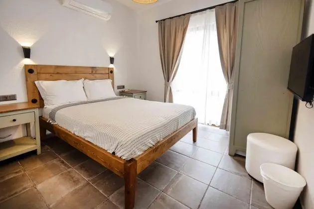 Standart Oda, Manzarasız, Balkonlu