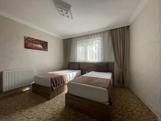 Twin, Sokak Manzaralı