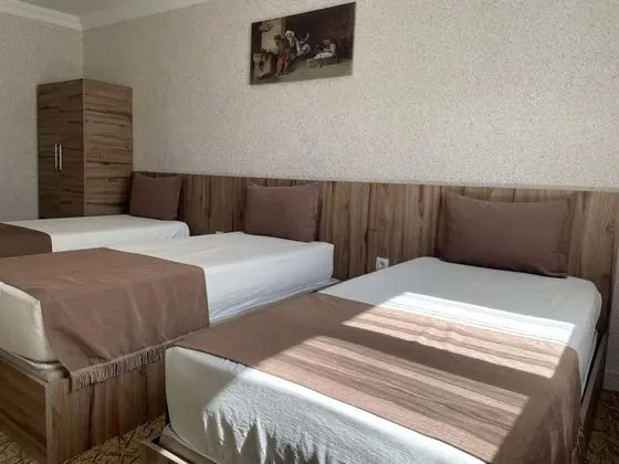 Üç Kişilik Oda, Şehir Manzaralı