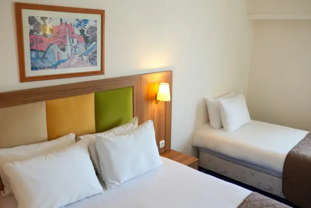 https://images.etstur.com/imgproxy/resize/2560x1440/files/images/hotelImages/etsrooms/368/Palan_Otel_20241227173700_2.png