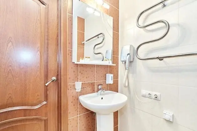 Business Tek Büyük veya İki Ayrı Yataklı Oda