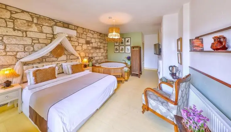 Jakuzili Deluxe Oda, Bahçe Manzaralı