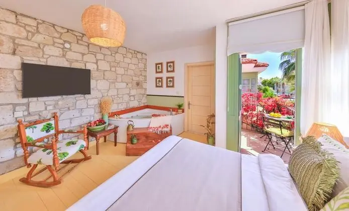 Jakuzili Superior Oda, Bahçe Manzaralı, 1. Kat