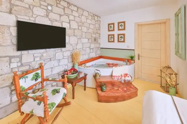 Jakuzili Superior Oda, Bahçe Manzaralı, 1. Kat