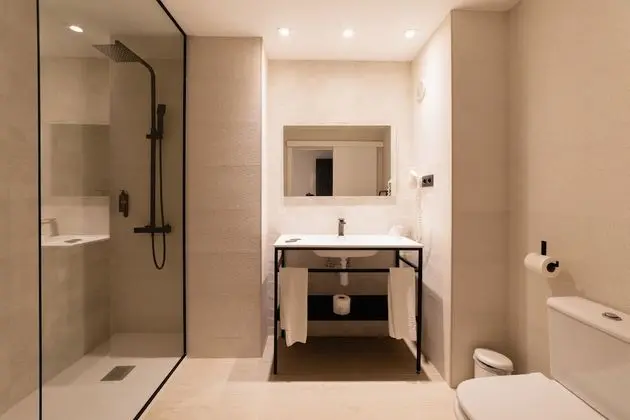 Family Oda, Havuz Manzaralı