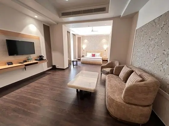 Luxury Oda