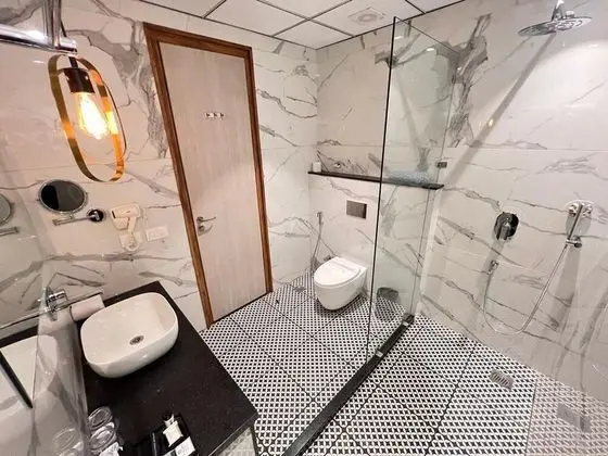 Luxury Oda