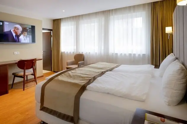 Comfort Tek Büyük Yataklı Oda