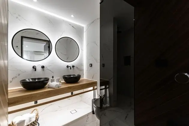 Deluxe suite 1
