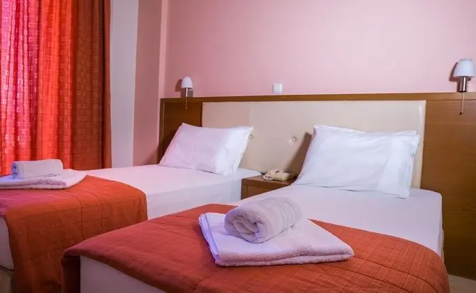 Tek Büyük veya İki Ayrı Yataklı Oda, Deniz Manzaralı