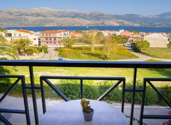 Tek Büyük veya İki Ayrı Yataklı Oda, Deniz Manzaralı