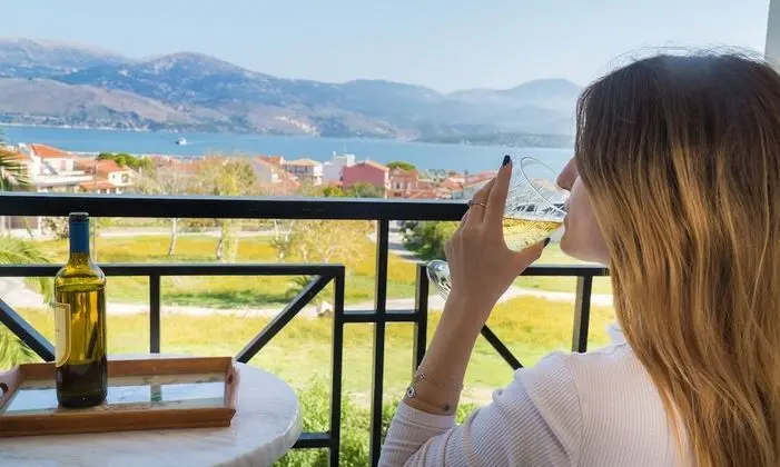 Tek Büyük veya İki Ayrı Yataklı Oda, Deniz Manzaralı