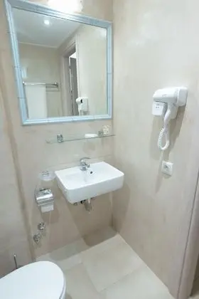 Tek Büyük veya İki Ayrı Yataklı Oda, Deniz Manzaralı