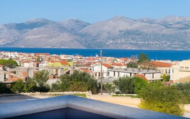 Tek Büyük veya İki Ayrı Yataklı Oda, Deniz Manzaralı