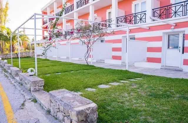 Üç Kişilik Oda